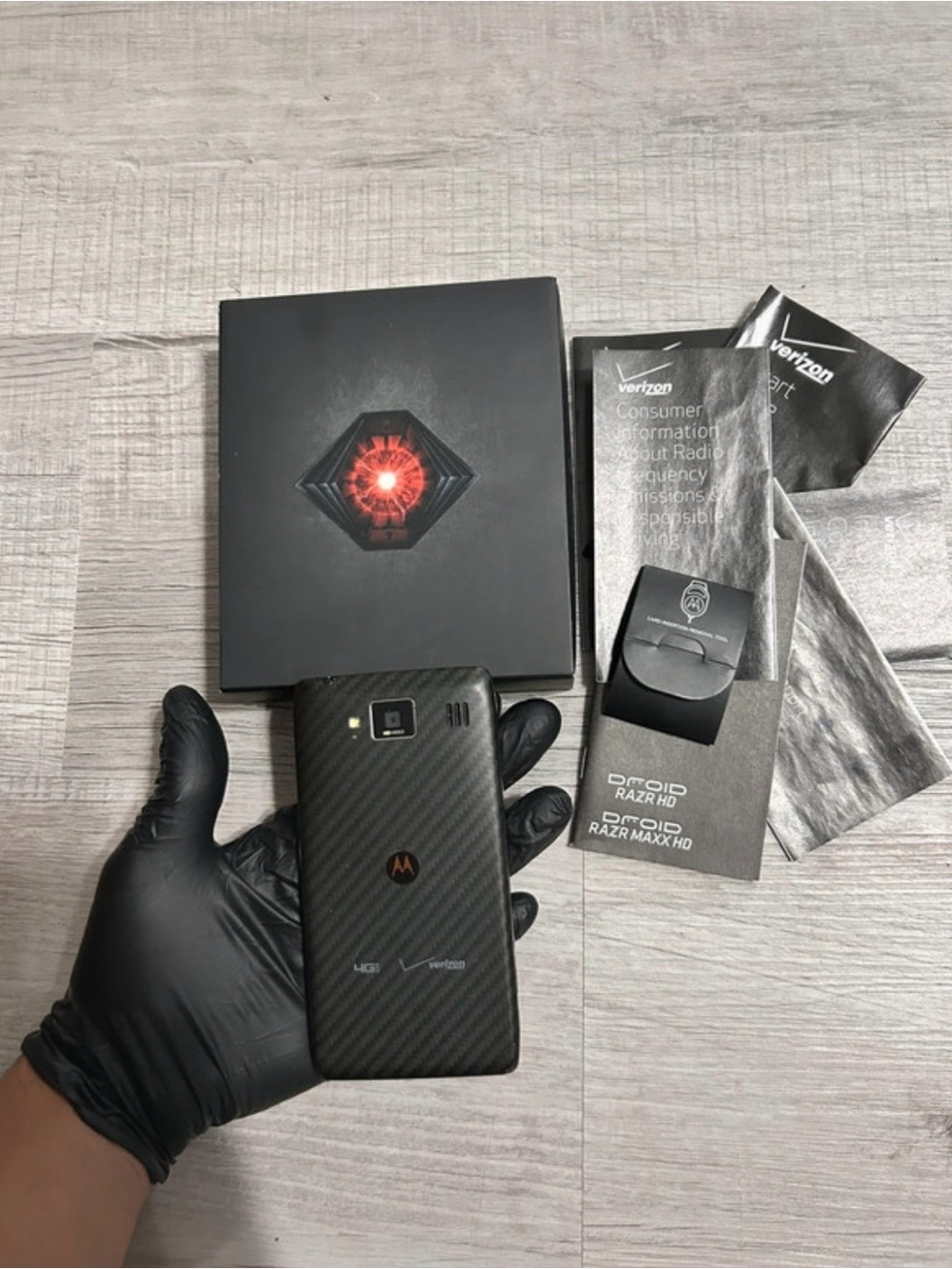 Motorola DROID RAZR MAXX HD - Black Carbon Fiber Back with Red Accent